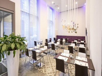 12 REVAY HOTEL — снимка 4