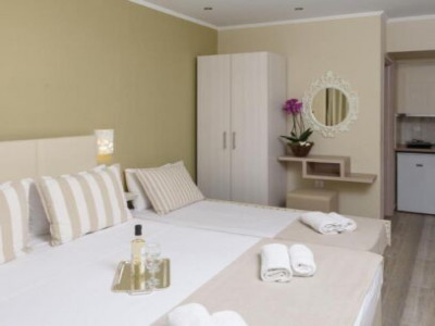 AMMOS BEACH SEASIDE LUXURY SUITES — снимка 8