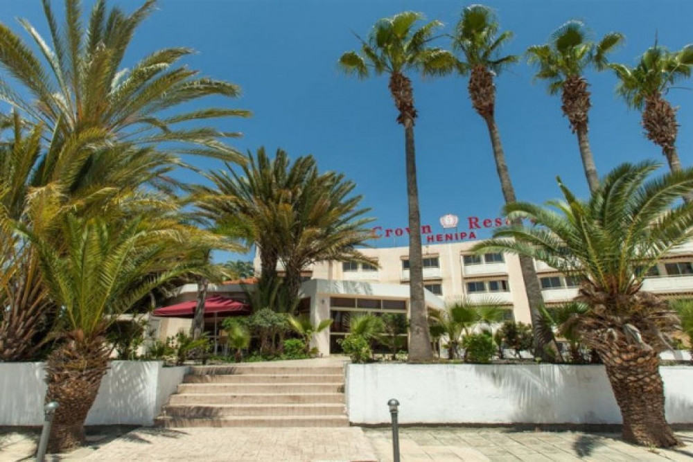 CROWN RESORT HENIPA HOTEL — снимка 4