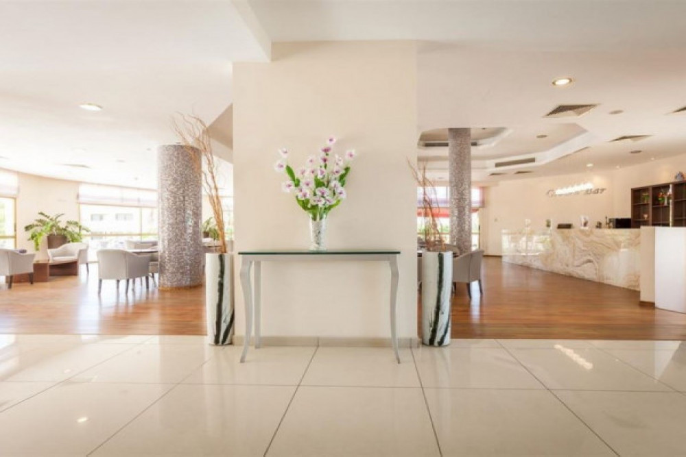 CROWN RESORT HENIPA HOTEL — снимка 6