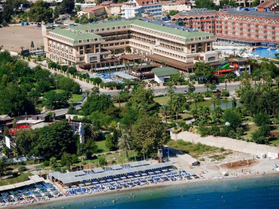 CRYSTAL DELUXE RESORT