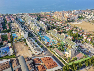 CRYSTAL WATERWORLD RESORT AND SPA — снимка 7