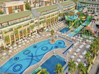 CRYSTAL WATERWORLD RESORT AND SPA — снимка 8