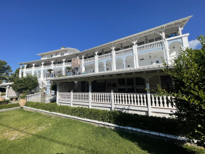 DIAPOROS HOTEL