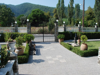 DIAPOROS HOTEL - снимка 5