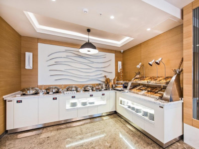 ELITE WORLD MARMARIS — снимка 6