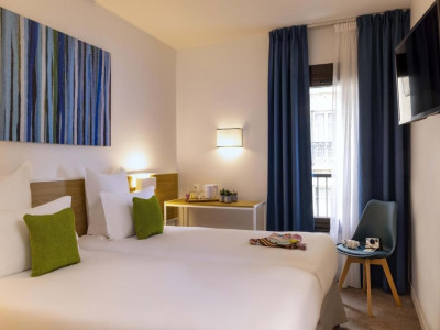 HOTEL PARIS LOUIS BLANC — снимка 4