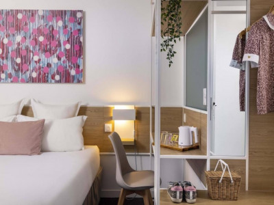 HOTEL PARIS LOUIS BLANC — снимка 7
