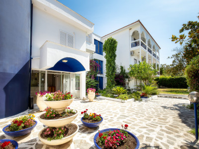 KAMARI BEACH HOTEL — снимка 4