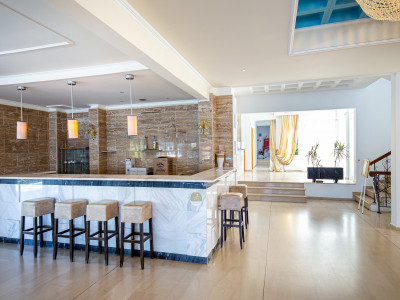 KAMARI BEACH HOTEL — снимка 6