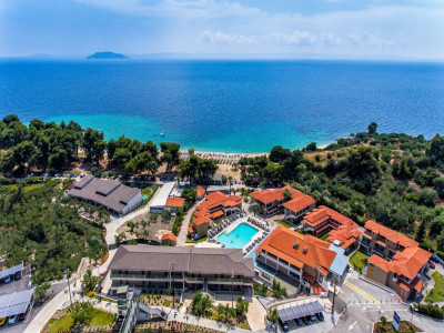 LAGOMANDRA BEACH & SUITES - снимка 2