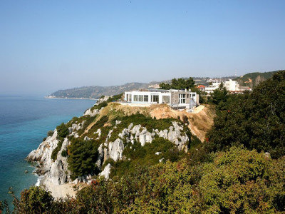 LOUTRA BEACH