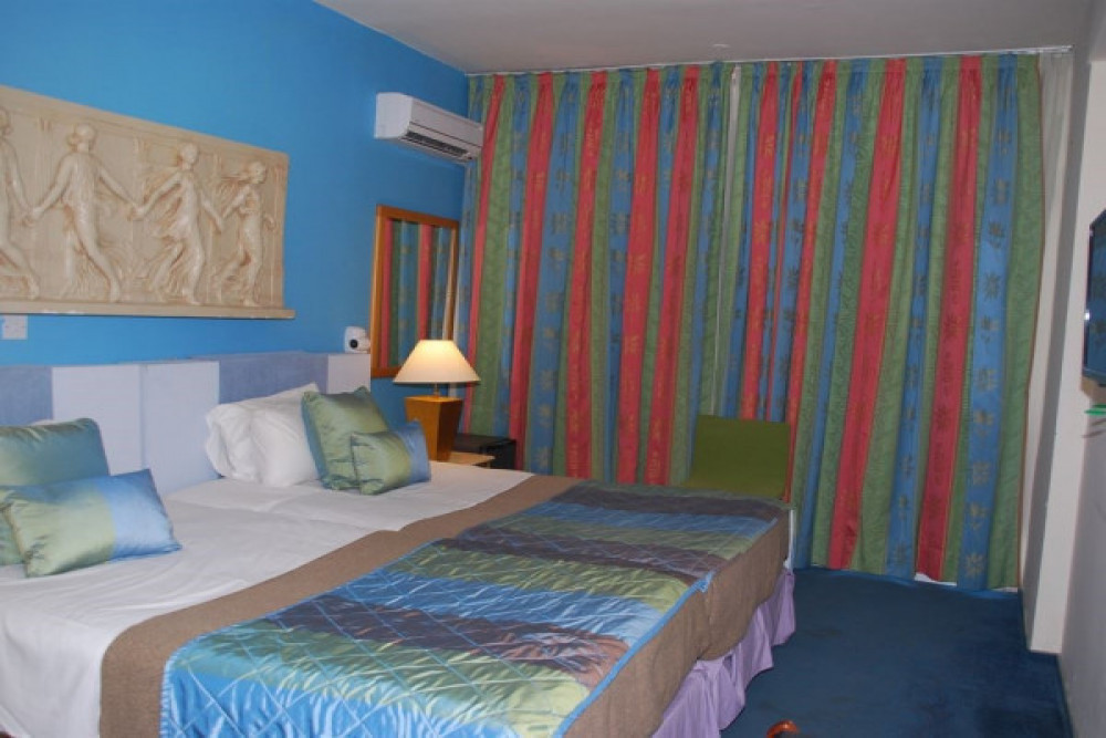 THE CARAVEL HOTEL — снимка 8