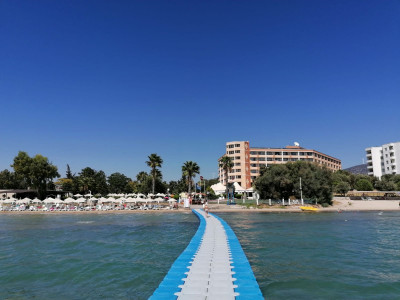 THE HOLIDAY RESORT HOTEL — снимка 5