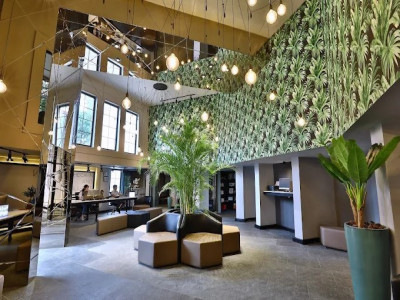 VERY CHIC HOTEL — снимка 4