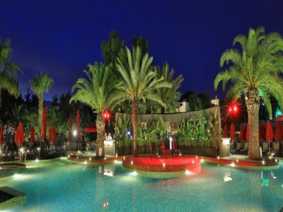 VERY CHIC HOTEL — снимка 7