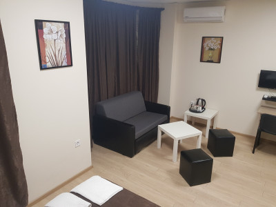 TWAIN APART AND ROOMS — снимка 5