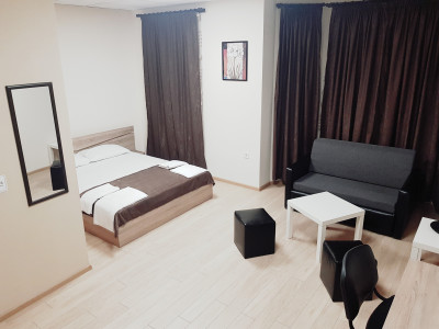 TWAIN APART AND ROOMS — снимка 6